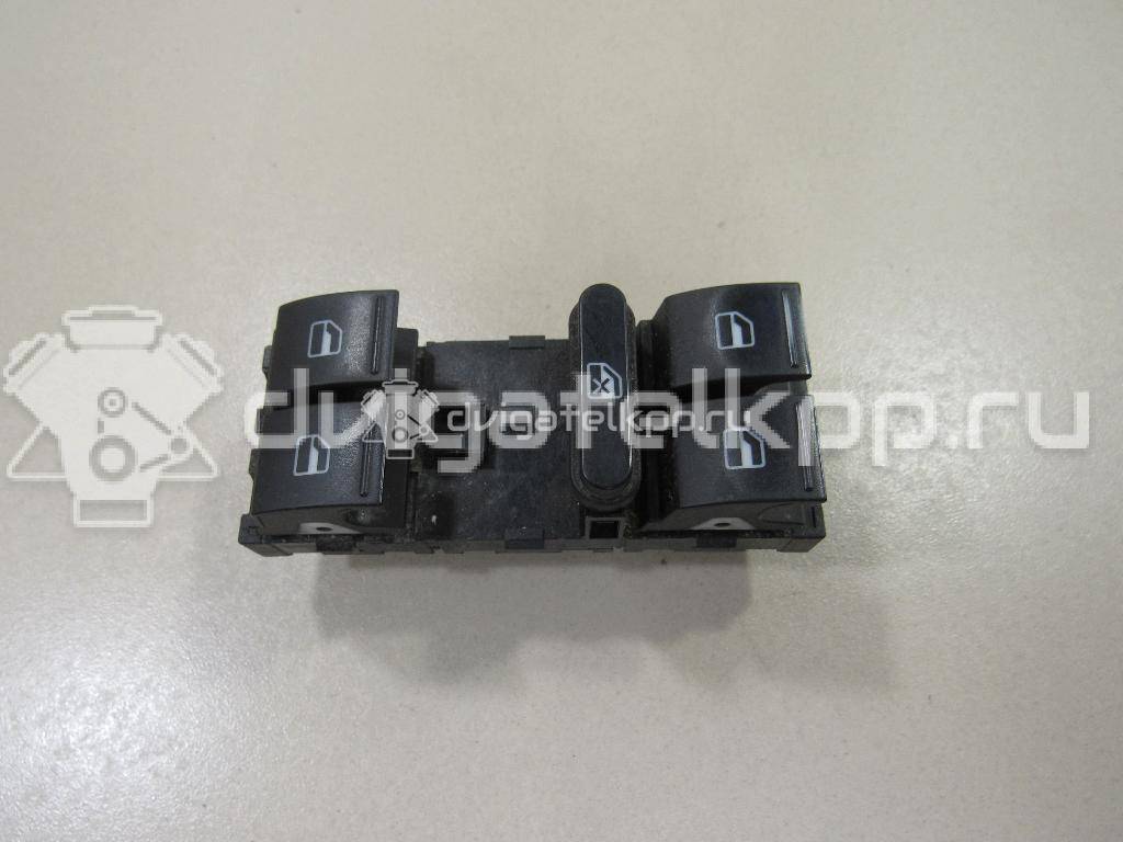 Фото Блок управления стеклоподъемниками  1K4959857B для Volkswagen Tiguan / Touran / Amarok S1B / Cc / Golf {forloop.counter}}