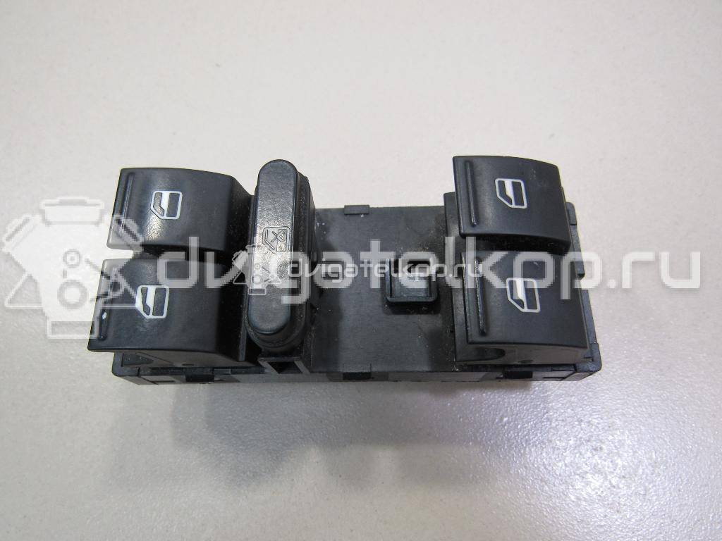 Фото Блок управления стеклоподъемниками  1K4959857B для Volkswagen Tiguan / Touran / Amarok S1B / Cc / Golf {forloop.counter}}