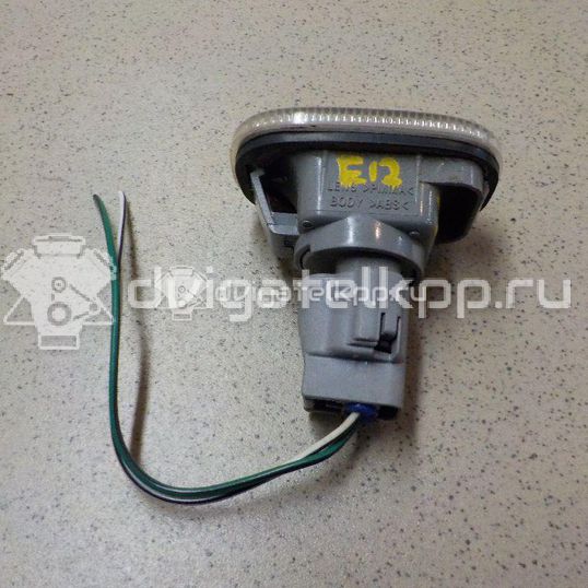 Фото Повторитель на крыло белый  8173002023 для Toyota Carina / Starlet / Prius / Rav 4 / Mr 2