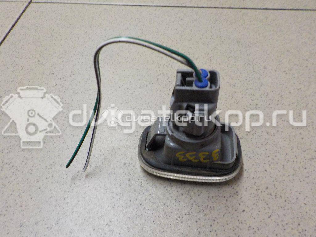 Фото Повторитель на крыло белый  8173002023 для Toyota Carina / Starlet / Prius / Rav 4 / Mr 2 {forloop.counter}}