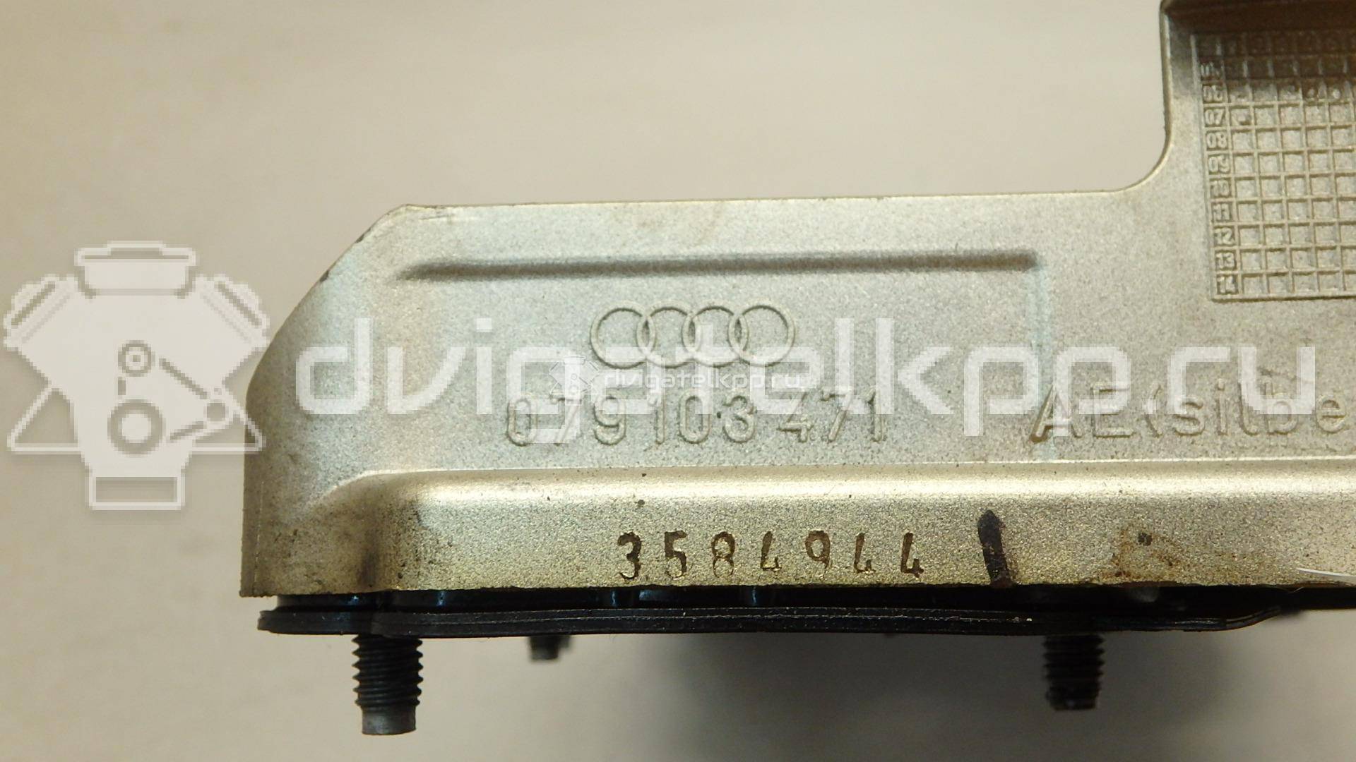 Фото Крышка головки блока (клапанная) для двигателя BAR для Volkswagen Touareg 314-350 л.с 32V 4.2 л бензин 079103471AT {forloop.counter}}