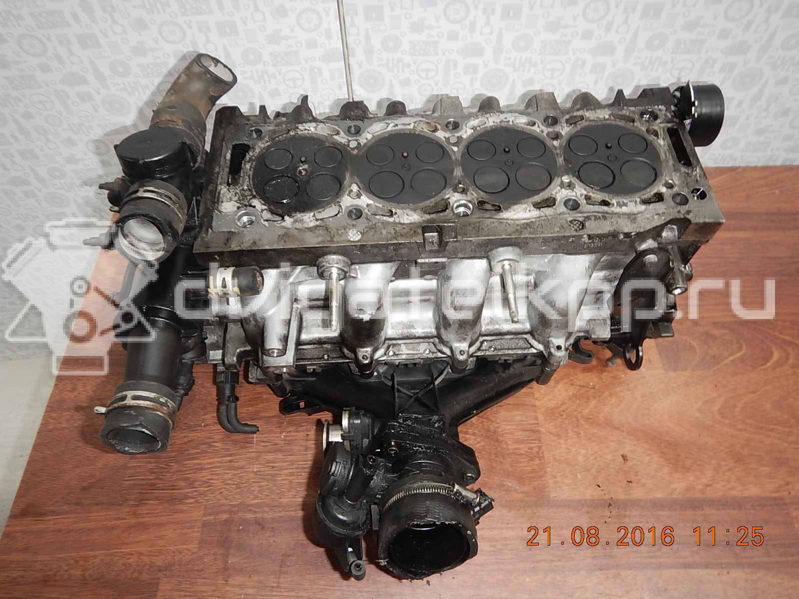 Фото Головка блока для двигателя RHR (DW10BTED4) для Citroen / Peugeot 136 л.с 16V 2.0 л Дизельное топливо {forloop.counter}}