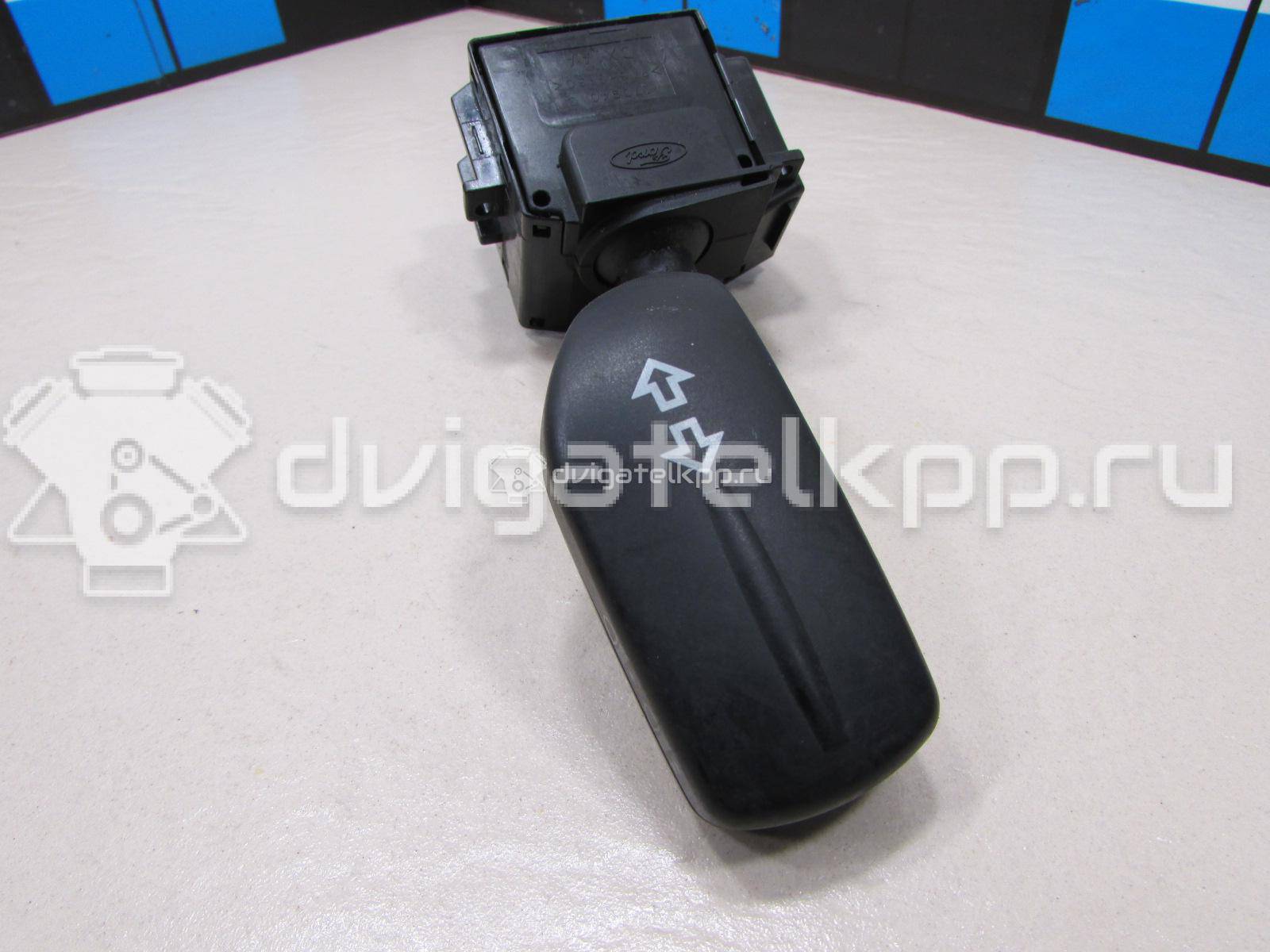 Фото Переключатель поворотов подрулевой  1383686 для Ford Fiesta / Focus / Ka / Street Ka Rl2 / Fusion Ju {forloop.counter}}