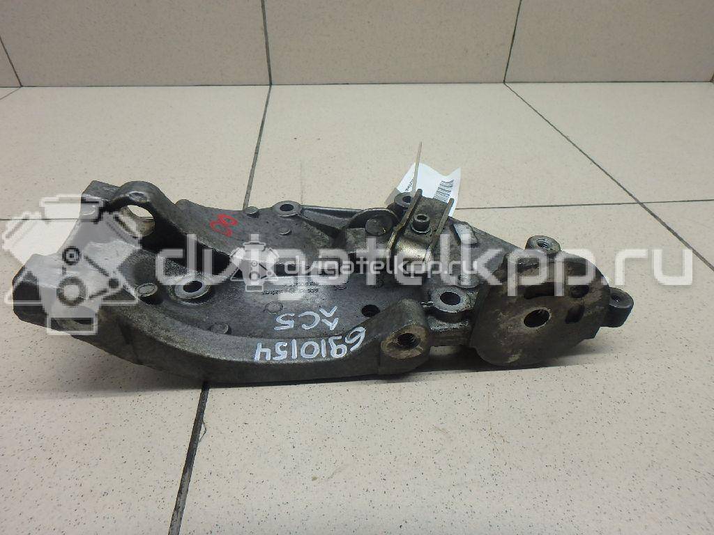 Фото Кронштейн генератора для двигателя RHL (DW10BTED4) для Peugeot 407 126 л.с 16V 2.0 л Дизельное топливо 5706J5 {forloop.counter}}