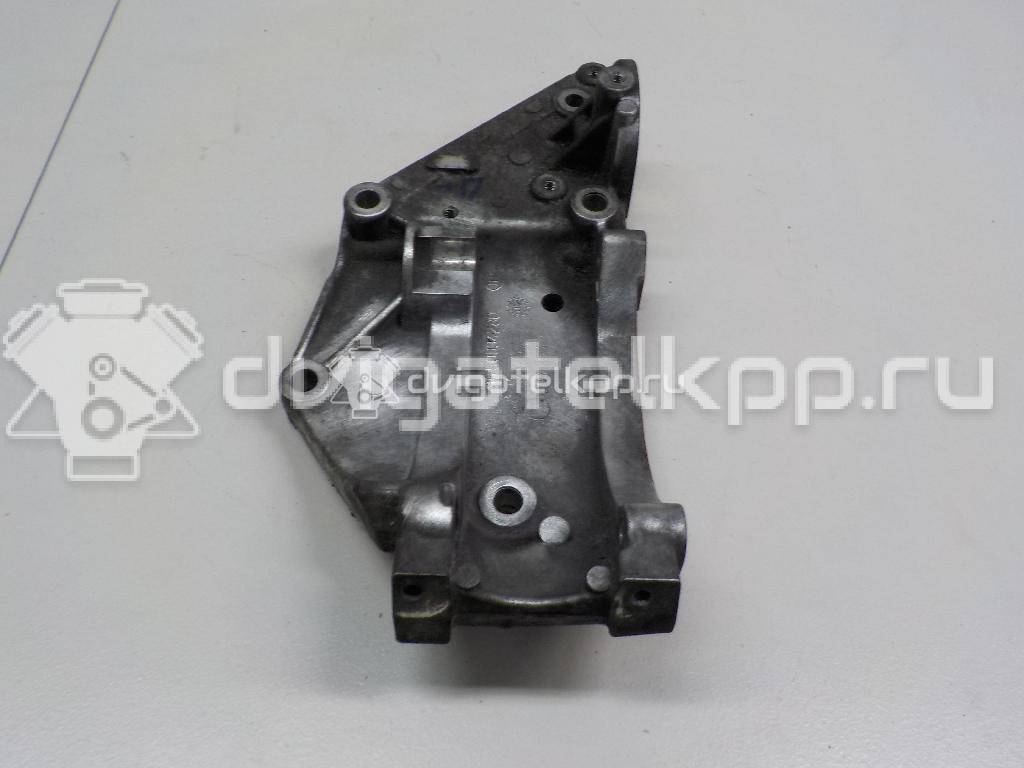 Фото Кронштейн генератора для двигателя RHL (DW10BTED4) для Peugeot 407 126 л.с 16V 2.0 л Дизельное топливо 5706J5 {forloop.counter}}