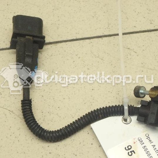 Фото Датчик положения коленвала  55555806 для Opel Astra / Mokka X / Corsa / Vectra / Signum