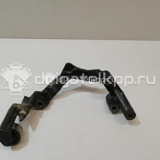 Фото Ролик руч.ремня с кронштейном  8842060350 для Toyota Verossa X11 / Corolla / Avensis