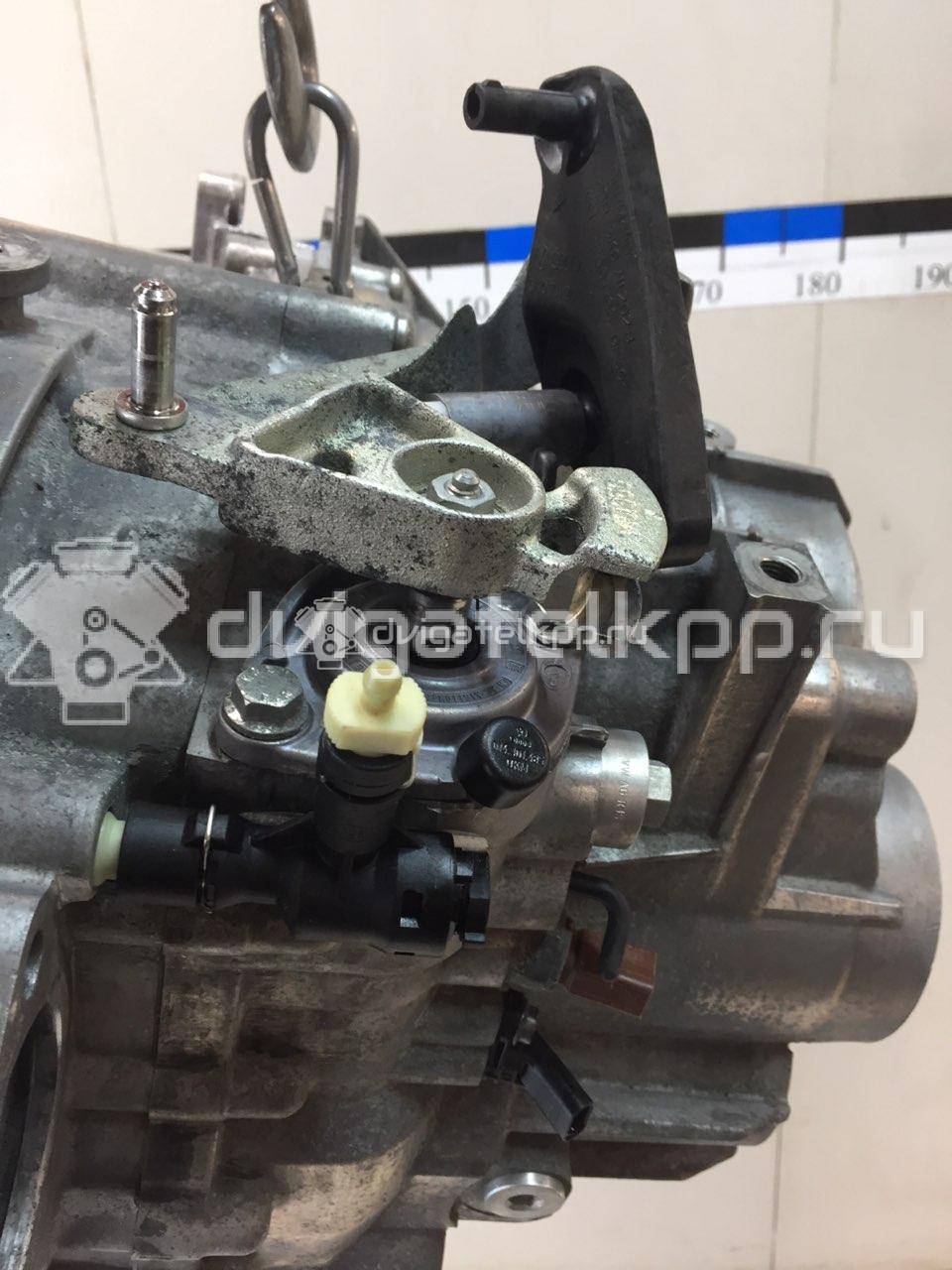 Фото Контрактная (б/у) МКПП для Volkswagen / Audi 140 л.с 16V 2.0 л CFFB Дизельное топливо 02Q300050E {forloop.counter}}