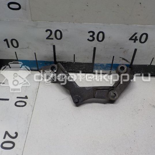 Фото Ролик руч.ремня с кронштейном  8842060350 для Toyota Verossa X11 / Corolla / Avensis