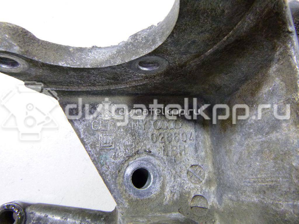 Фото Кронштейн генератора  06B903141H для Volkswagen / Audi {forloop.counter}}