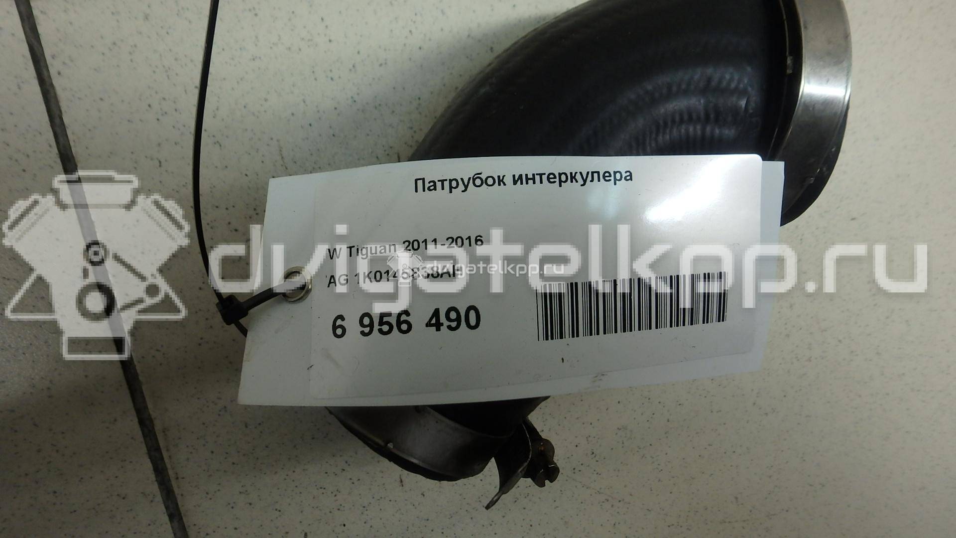 Фото Патрубок интеркулера  1K0145838AH для Skoda Octavia / Yeti 5L / Octaviaii 1Z3 / Superb {forloop.counter}}