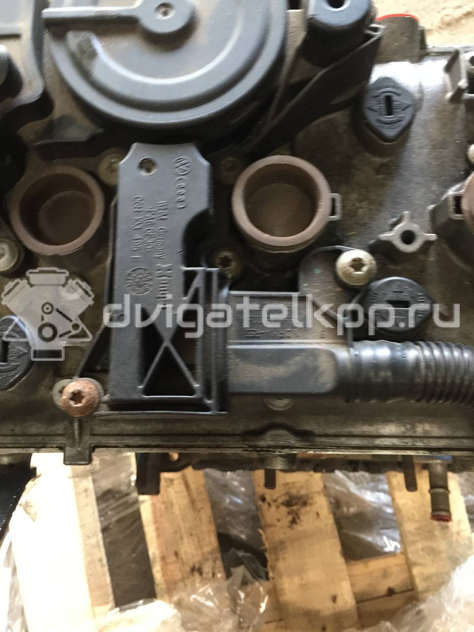 Фото Контрактный (б/у) двигатель CCTB для Volkswagen Passat / Tiguan 170 л.с 16V 2.0 л бензин 06J100033R {forloop.counter}}