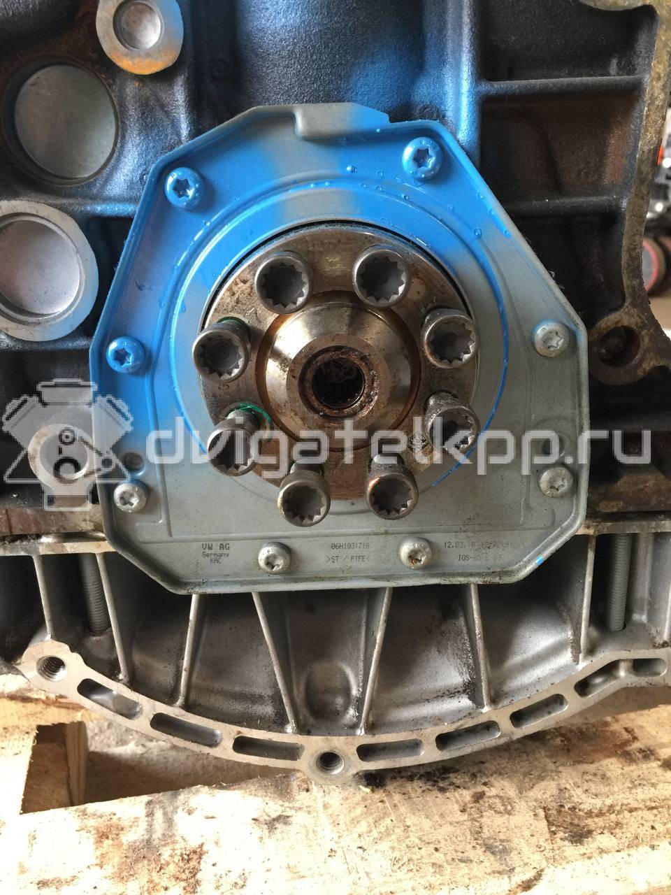 Фото Контрактный (б/у) двигатель CCTB для Volkswagen Passat / Tiguan 170 л.с 16V 2.0 л бензин 06J100033R {forloop.counter}}