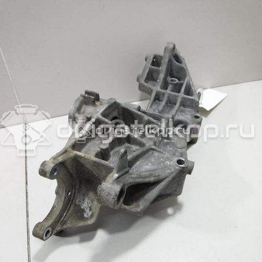 Фото Кронштейн генератора  058145523D для Volkswagen Passat