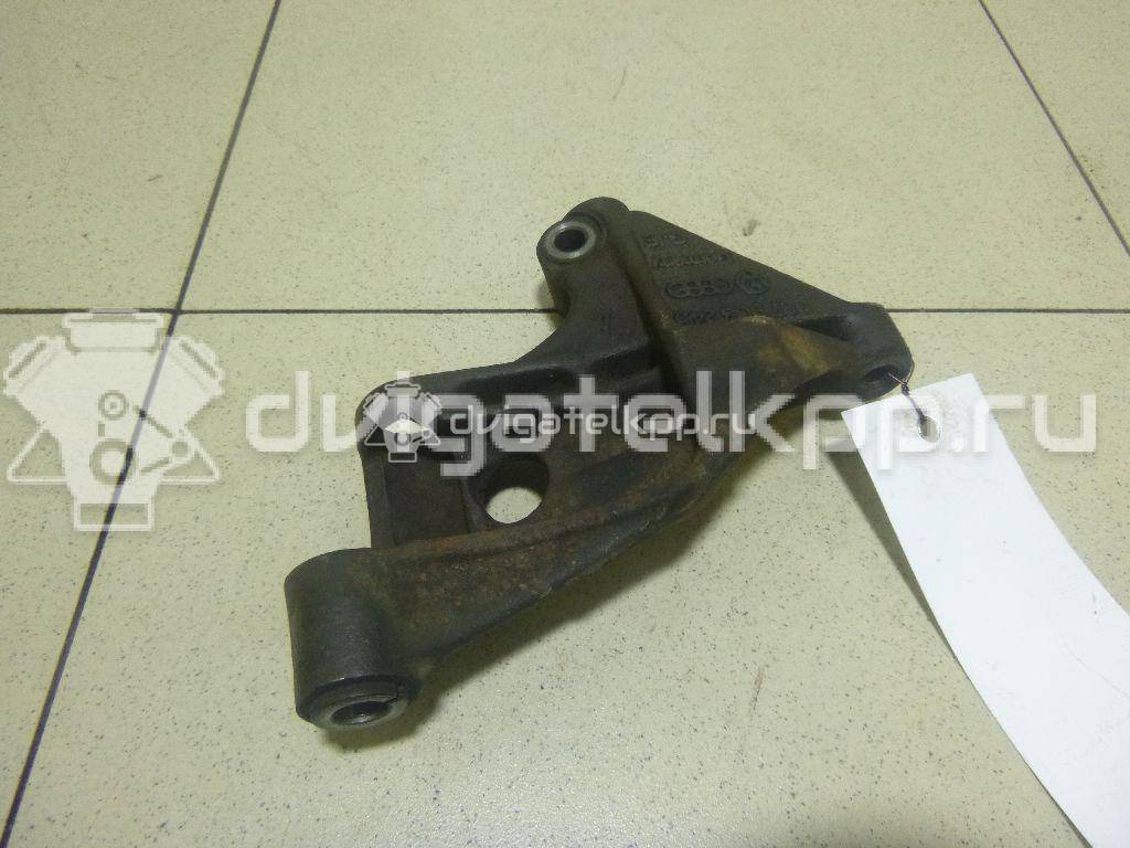 Фото Кронштейн генератора для двигателя PG для Volkswagen Passat / Golf / Corrado 53I 150-160 л.с 8V 1.8 л бензин 037903245 {forloop.counter}}