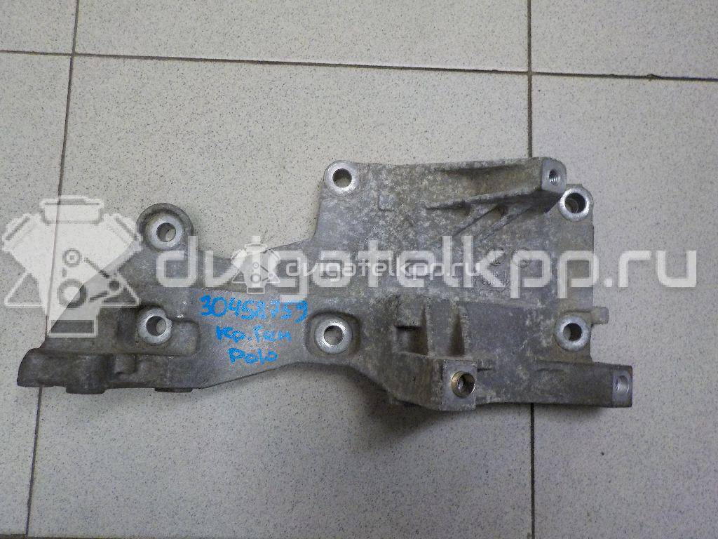 Фото Кронштейн генератора для двигателя AMF для Volkswagen Polo / Lupo 6X1, 6E1 75 л.с 6V 1.4 л Дизельное топливо 045903141E {forloop.counter}}