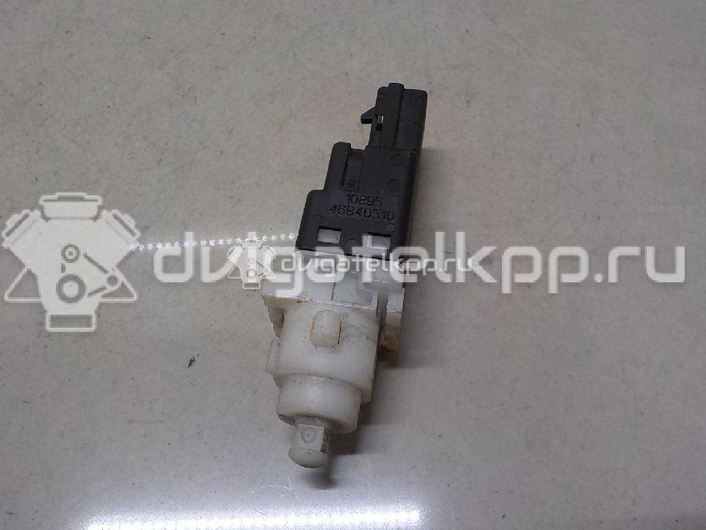 Фото Датчик включения стопсигнала  46840510 для Fiat Stilo 192 / Idea 350 / Linea 323 / Multipla 186 / Bravo {forloop.counter}}