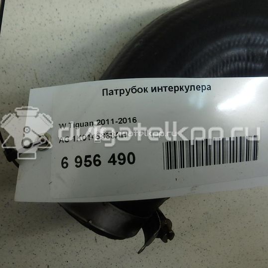 Фото Патрубок интеркулера для двигателя CFFB для Audi A3 / Q3 8U 140 л.с 16V 2.0 л Дизельное топливо 1K0145838AH