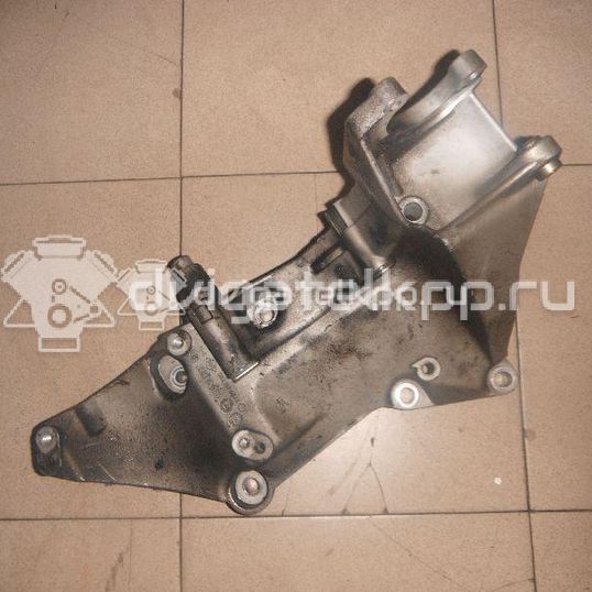 Фото Кронштейн генератора для двигателя D 4192 T4 для Volvo V40 / S40 102 л.с 8V 1.9 л Дизельное топливо