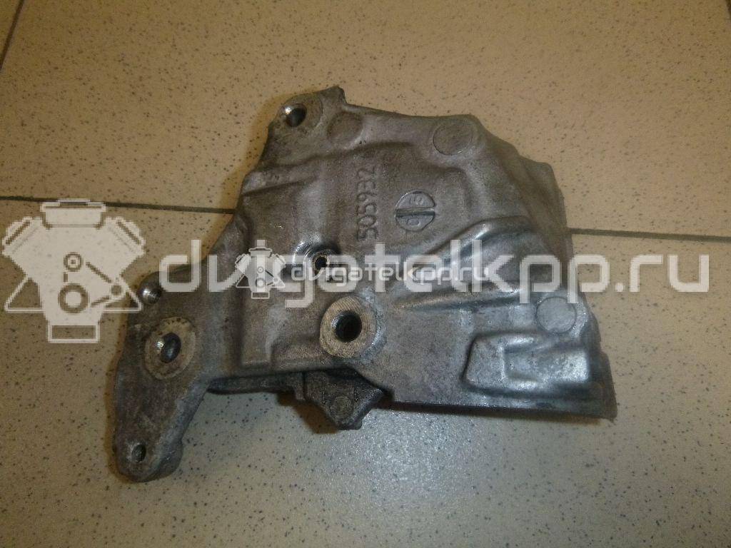 Фото Кронштейн топливного фильтра для двигателя 9HY (DV6TED4) для Citroen C4 / C5 / Xsara 109-116 л.с 16V 1.6 л Дизельное топливо 190244 {forloop.counter}}